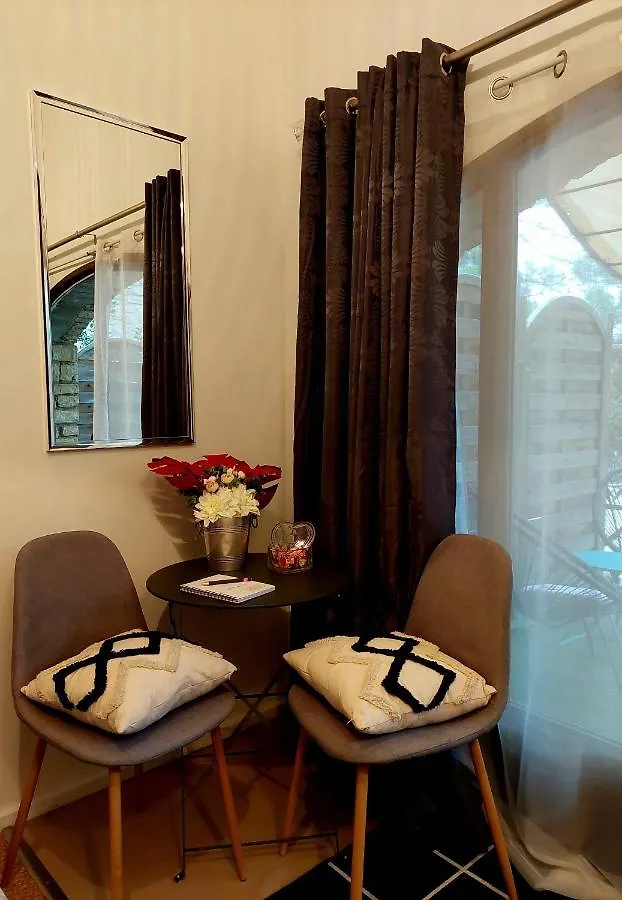Les Jardins D'Eleusis Bed & Breakfast Murs  3*, Murs (Vaucluse)